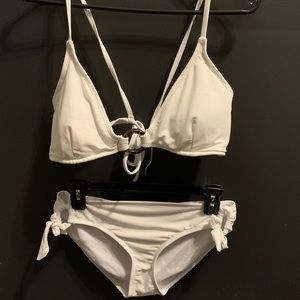 FINAL$- Women’s White 2 Piece Swimsuit. Top:No Boundaries XL- Bottoms: InGear- L